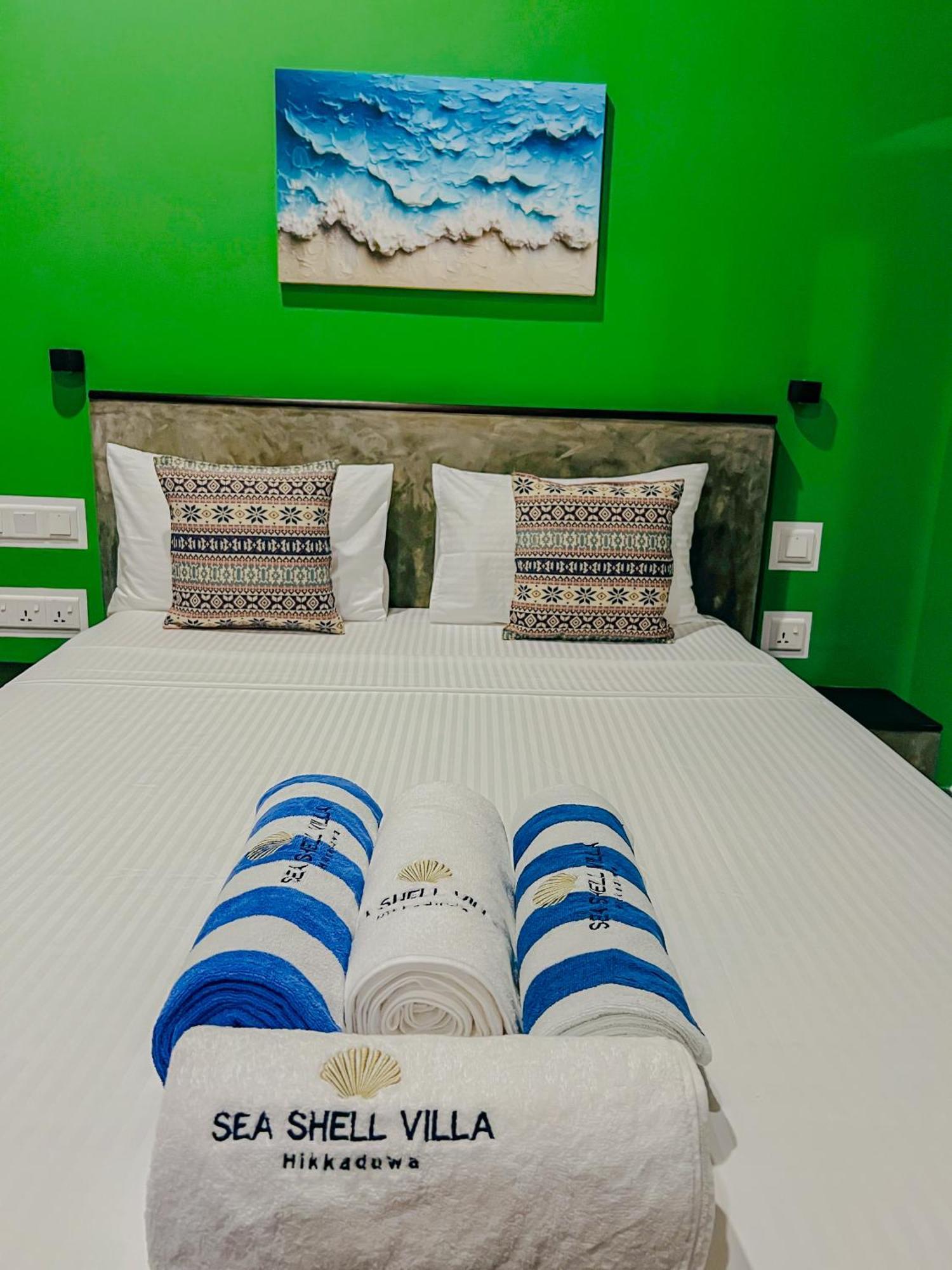 Sea Shell Villa Hikkaduwa 2 Separate Cabanas Ocean Front Villa Bagian luar foto